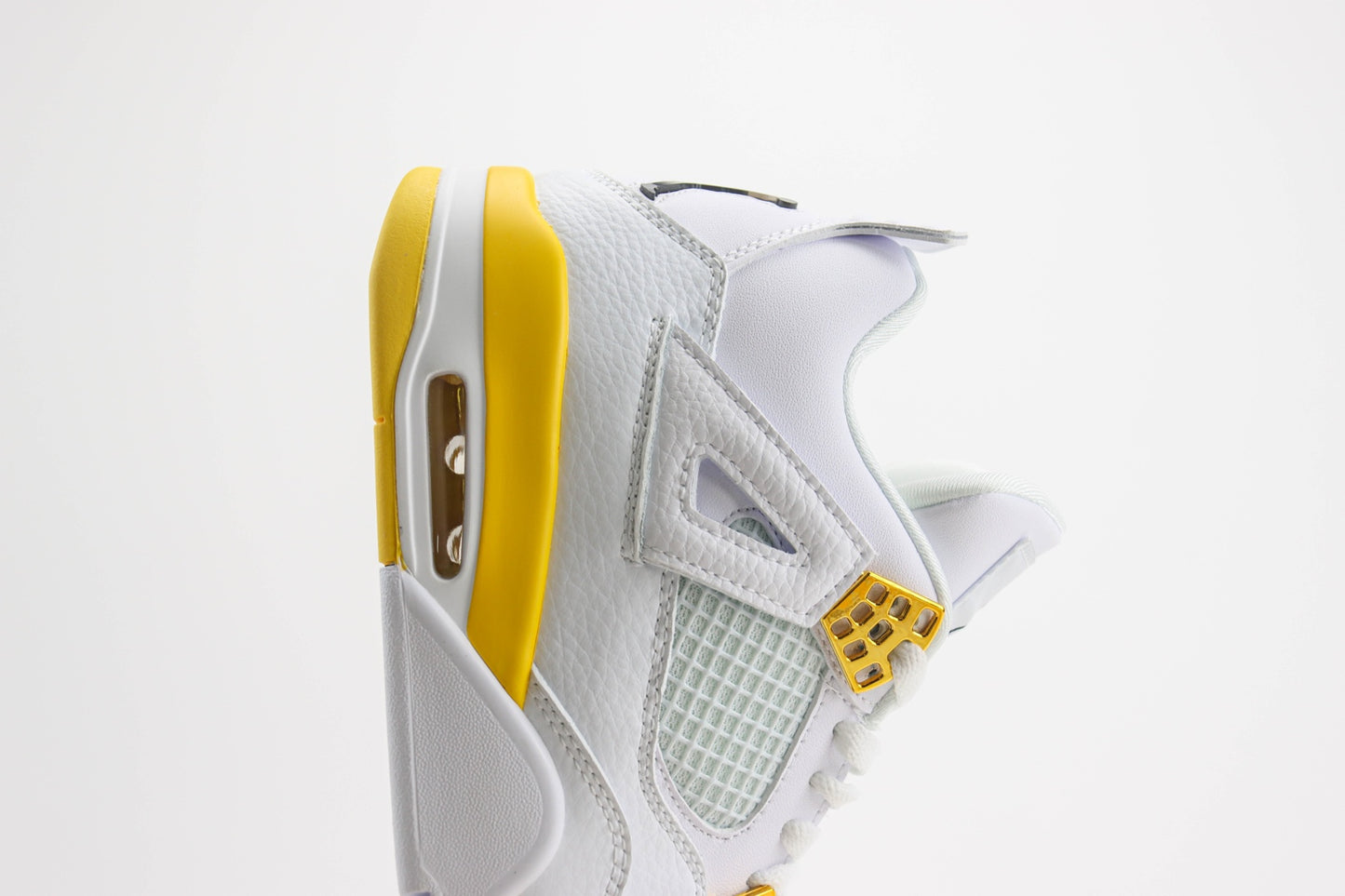 AJ4 Unisex Sneakers Shoes (AQ9129-101)